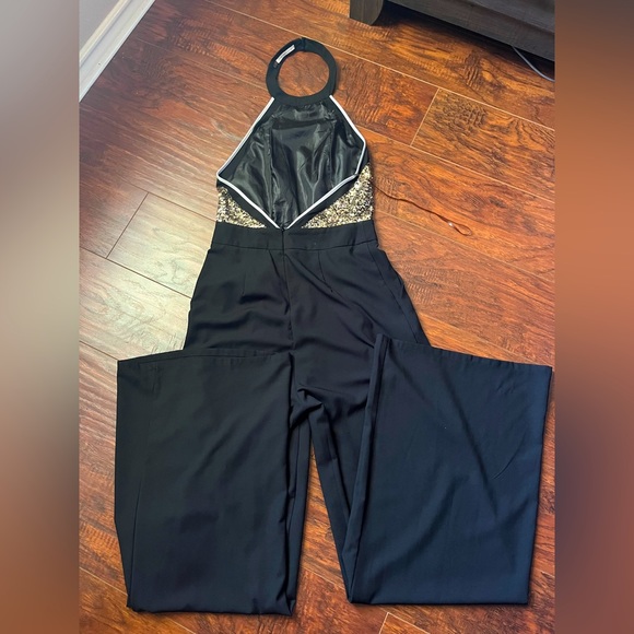 Women’s backless jumpsuit - Picture 3 of 3